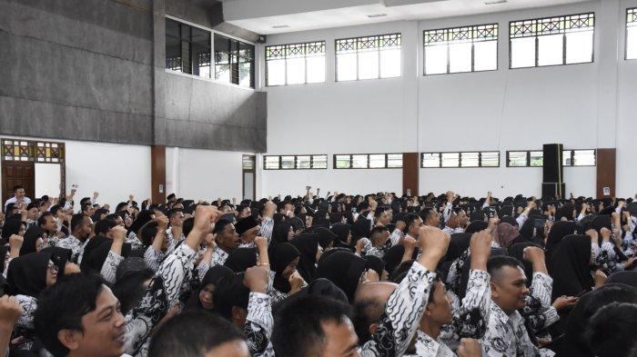 Seminar Pendidikan bagi Guru PPPK di Gedung Adipura Kencana, Senin (20/11/2023).