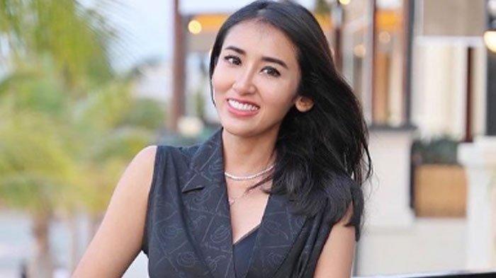 Shahnaz Anindya, istri presenter Altaf Vicko.