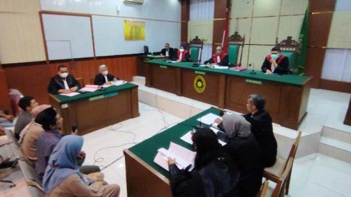 Sidang kasus pembunuhan bayi dengan terdakwa Muhammad Sholeh Ika Saputra (20) di Pengadilan Negeri Pati, Senin (28/8/2023).  Tujuh saksi dihadirkan dalam persidangan ini.