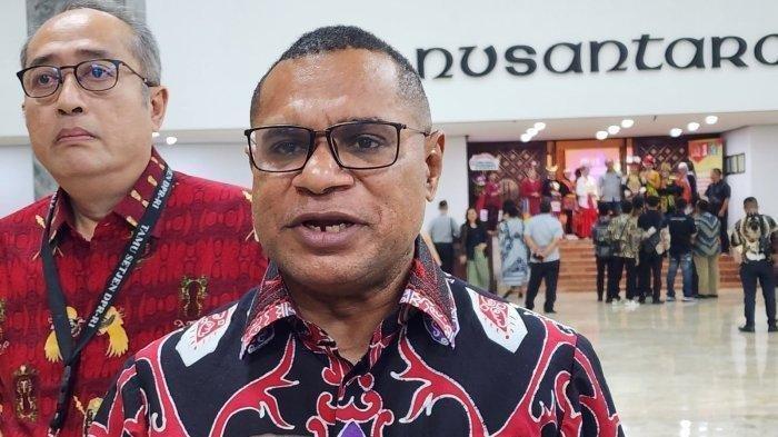 Penjabat Bupati Sorong Yan Piet Mosso di Kompleks Parlemen Senayan, Jakarta, Senin (31/7/2023).