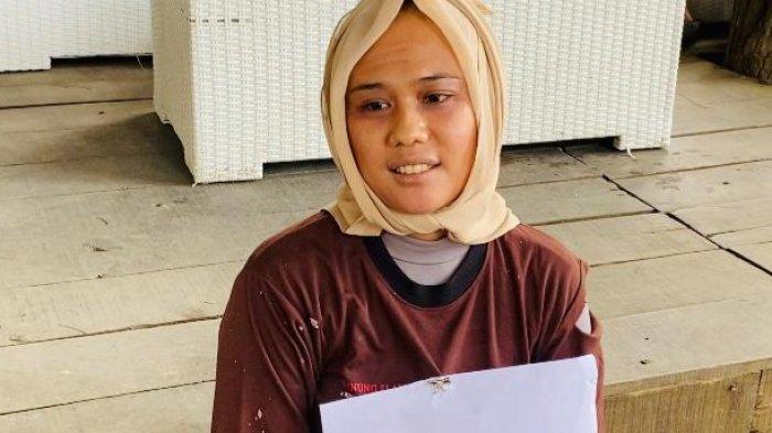 Inspirasi Ria Bidan Cantik Peserta Lomba Melamun Jadi Pemulung di Tegal