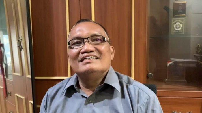 Tersangka Makmur yang viral usai tampar balita saat diganggu bermain catur ditemui di gedung Satreskrim Polrestabes Makassar, Jalan Ahmad Yani, Kota Makassar, Sulsel, Senin (31/7/2023).