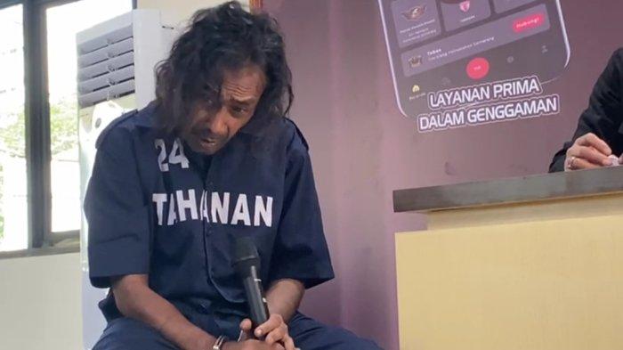 Sosok Faisal Zen warga Jatimakmur, Pondok Gede,  Kota Bekasi, Jawa Barat yang meneror rumah istri sirinya berinisial KB (49) warga Kota Semarang dipicu cemburu. Selain dijerat kasus pembakaran, tersangka juga berurusan dengan polisi akibat kasus narkoba, di Mapolrestabes Semarang, Senin (5/8/2024).