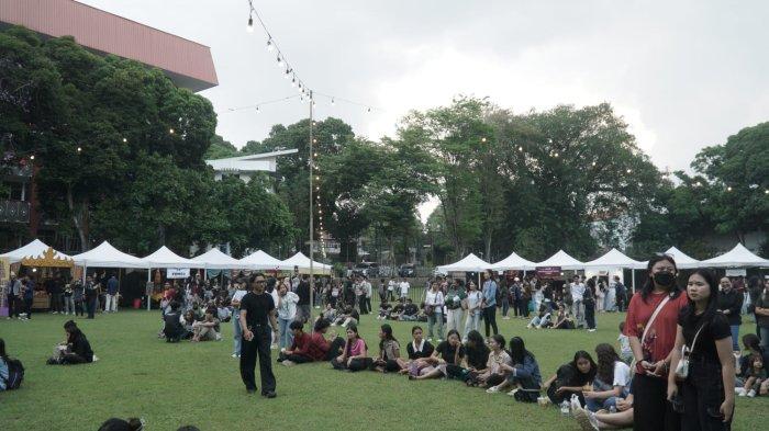 Suasana Cultural Acoustic and Food Festival-Indonesian International Culture Festival (IICF), Kamis (05-06-2025) di Lapangan Sepak Bola UKSW. (Dok)