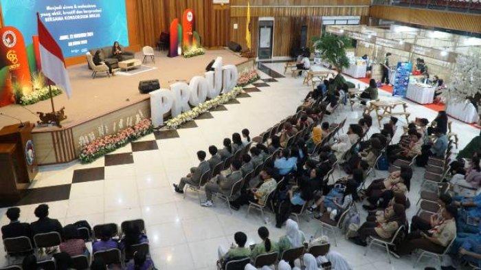 Suasana dalam Talkshow Menjadi Siswa dan Mahasiswa yang Aktif, Kreatif, dan Berprestasi di Balairung UKSW, Jumat (22-11-2024)