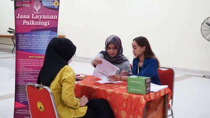 Suasana kegiatan Layanan Kesehatan dan Konseling “Dengan Hati, USM Peduli” di USM