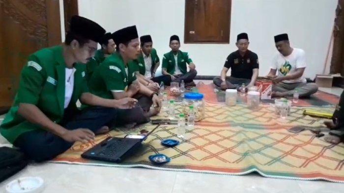 Suasana rapat koordinasi Pengurus Harian dan Dewan Penasihat GP Ansor di Aula PCNU Demak.