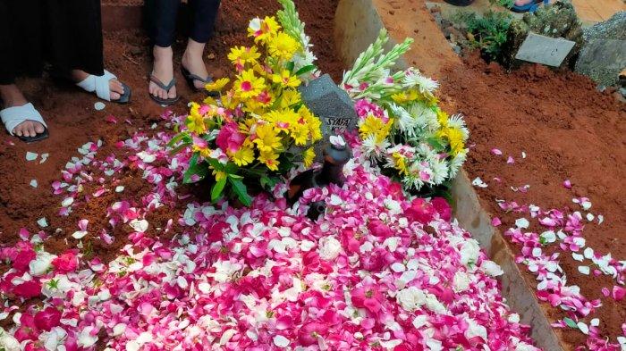 Susana pemakaman anindita mahasiswi Undip Semarang meninggal di Gunung Lawu Karanganyar, Senin (26/6/2023).