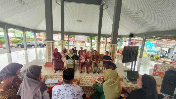 TIM PKM PENDUKUNG DESA SMART VILLAGE UNSOED BINA PENGUATAN SDM PARIWISATA DI DESA PANEMBANGAN