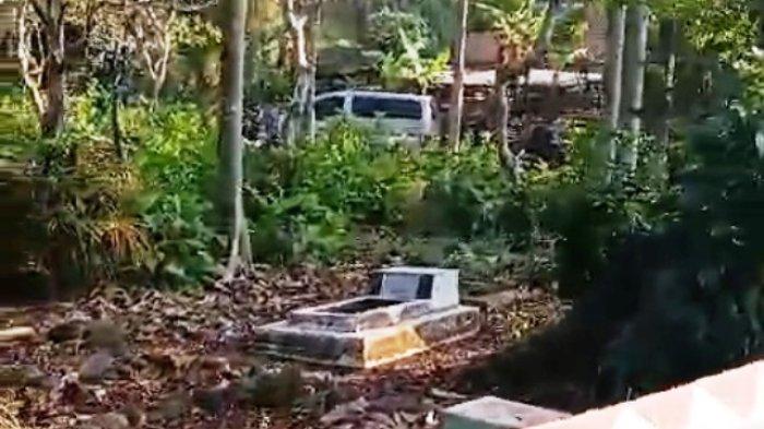 Tangkapan layar rekaman video warga adanya mobil yang masuk area makam di Desa Sidabowa, Kecamatan Patikraja, Kabupaten Banyumas, Jumat (26/7/2024).