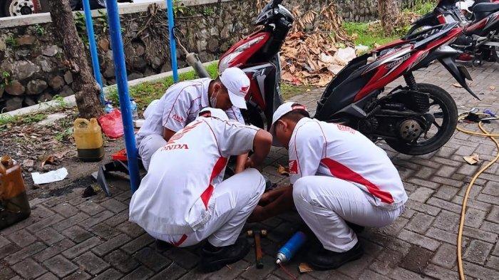 Layanan call center Honda Papua dapat dihubungi setiap hari melalui nomor 1500989 atau 08114828282