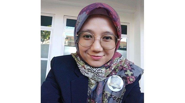 Tri Pujiani, M. Pd., S3 Ilmu Pendidikan Bahasa Universitas Negeri Semarang