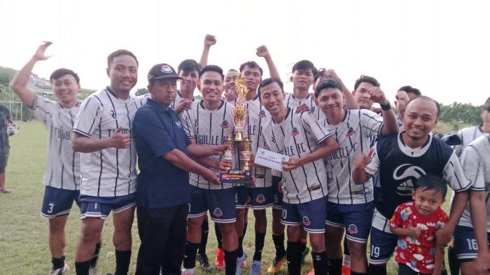 Tim sepakbola Tugu FC juara Liga GSM 2024 di Kota Semarang, Jawa Tengah, setelah mengalahkan Manyaran FC di lapangan Bojong Sampangan Semarang, Minggu, 14 Juli 2024.