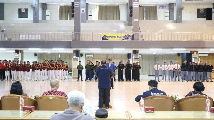 UMP Leader Competition berupa lomba ketangkasan baris berbaris tingkat SMA/SMK Provinsi Jawa Tengah di Auditorium Ukhuwah Islamiah kampus UMP