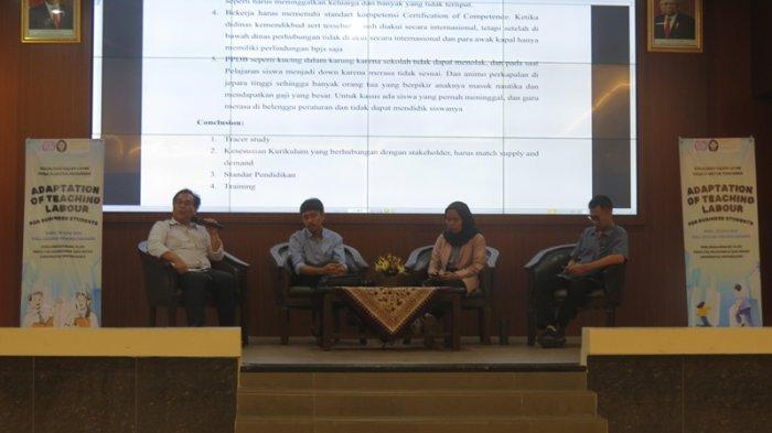 Universitas Diponegoro (UNDIP) bekerja sama dengan International Labour Organization (ILO) menyelenggarakan Sosialisasi Kajian Layak Kerja di Sektor Perikanan dalam Konteks Adaptation of Teaching Labour for Business Students pada hari Rabu, 26 Juni 2024.