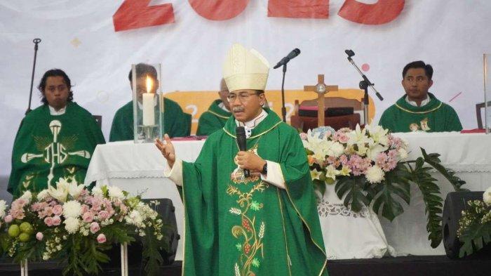 Uskup Mgr. Robertus Rubiyatmoko Pimpin Misa Penutupan KAS Youth Day 2023 di Kampus SCU