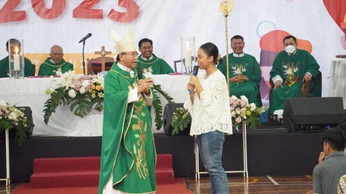 Uskup Mgr. Robertus Rubiyatmoko Pimpin Misa Penutupan KAS Youth Day 2023 di Kampus SCU