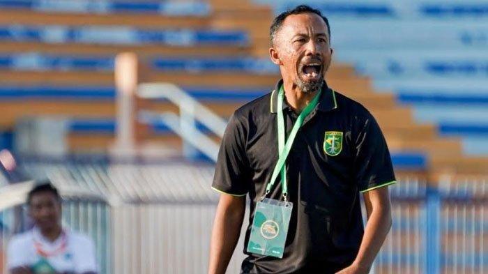 Carataker Persebaya Surabaya, Uston Nawawi.