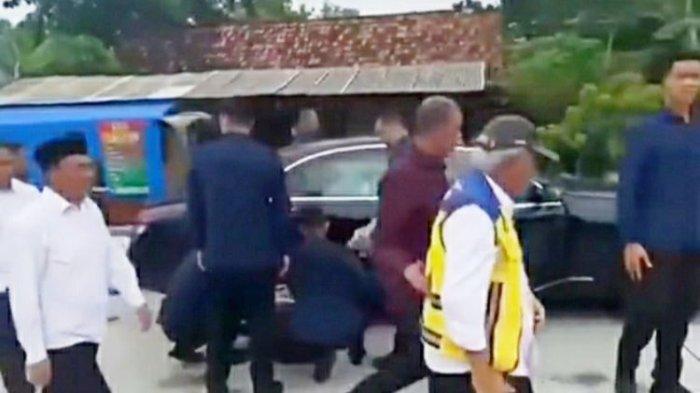 Video yang menarasikan mobil dinas yang ditumpangi Presiden Joko Widodo diduga mengalami pecah ban di wilayah Kabupaten Grobogan, Jawa Tengah viral di media sosial.
Artikel ini telah tayang di TribunJateng.com dengan judul Viral Video Mobil Presiden Jokowi Pecah Ban saat Melintas di Grobogan, Warga: Mustahil, https://jateng.tribunnews.com/2024/01/25/viral-video-mobil-presiden-jokowi-pecah-ban-saat-melintas-di-grobogan-warga-mustahil.