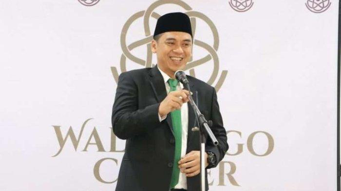 Wakil Menteri Agama Saiful Rahmat Dasuki memberikan sambutan sebelum meresmikan Walisongo Center