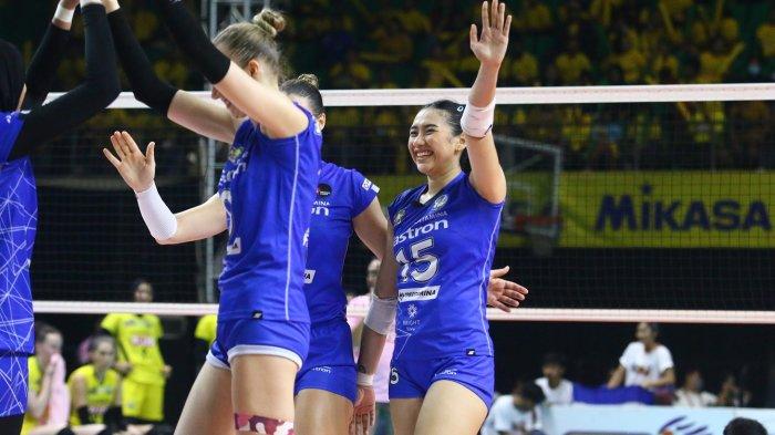 Yolla Yuliana saat memperkuat timnya Jakarta Pertamina Fastron menghadapi Gresik Petrokimia seri kedua Proliga 2023 yang berlangsung di GOR Jatidiri Semarang, Minggu (5/3/2023)