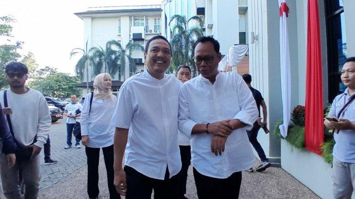 Bakal pasangan calon (paslon) wali kota dan wakil wali kota Semarang, Yoyok Sukawi - Joko Santoso (Yok Joss) tiba di RSUP Kariadi menjalani pemeriksaan kesehatan, Jumat (30/8/2024)