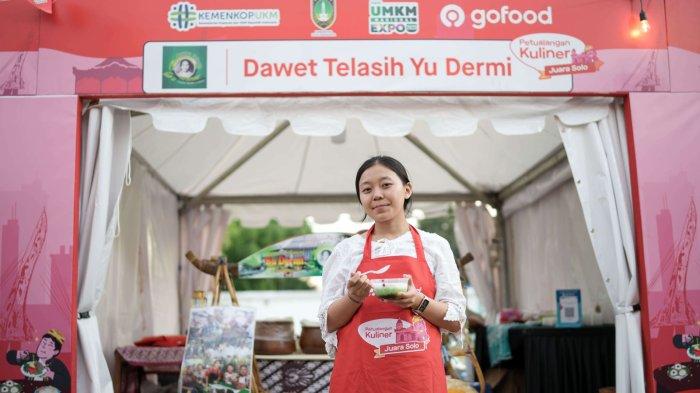 Yudith, Pemilik Usaha Dawet Telasih Yu Dermi yang turut tampil di GoFood Petualangan Kuliner Juara Lokal Solo, Pura Mangkunegaran, Solo (12/8)