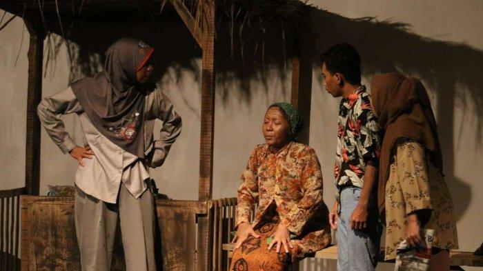 Acara pentas drama yang bertempat di Auditorium Ukhuwah Islamiyah UMP, pada Ahad-Senin (9-10/7/2023) lalu.