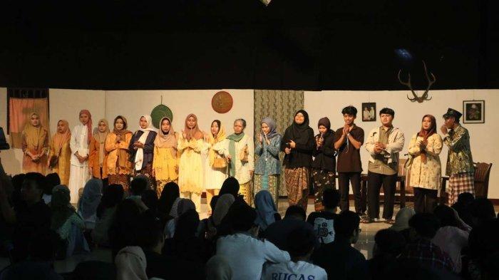 Acara pentas drama yang bertempat di Auditorium Ukhuwah Islamiyah UMP, pada Ahad-Senin (9-10/7/2023) lalu.
