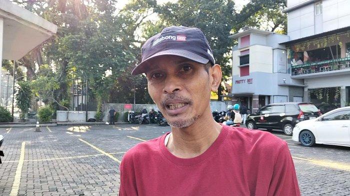 KAKAK KORBAN -Suryadi ceritakan kakaknya tewas bertabrakan dengan Alya di Jalan Dr Wahidin Kaliwiru Candisari Semarang, Rabu (14/5/2025).