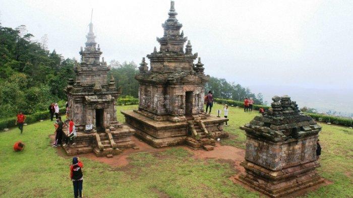 Candi Gedong Songo merupakan ikon wisata Kabupaten Semarang, berada di Bandungan lereng Gunung Ungaran
