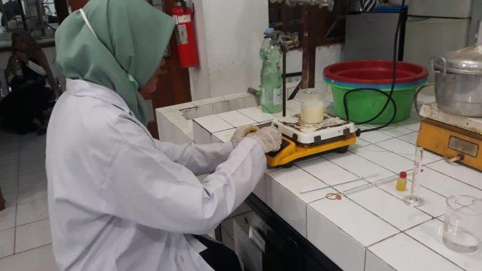 Deterjen Cair dari Biji Mahoni Kreasi Mahasiswa UNS, Terbukti
