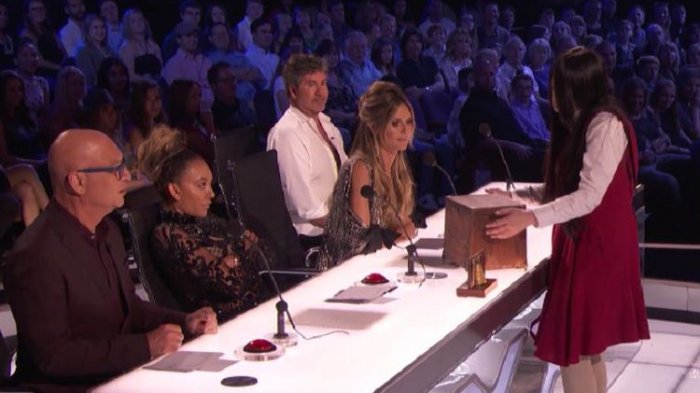 Ilusionis asal Indonesia The Sacred Riana tampil di babak perempat final Americas Got Talent 2018, Selasa (21/8/2018).