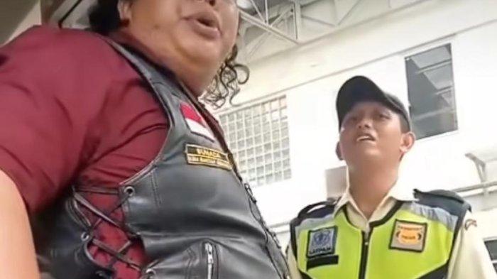 PREMAN MINTA THR - Tangkapan layar dari Instagram @infobekasi_official pada Kamis (20/3/2025). Pria ngaku abang jago maksa minta THR ke pabrik.
