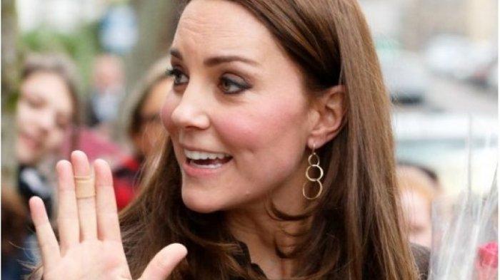 KATE MIDDLETON - Sang bangsawan menyamar menjadi pembantu sekolah SD untuk memaksimalkan program kemanusiaannya, Jumat (14/2/2025).