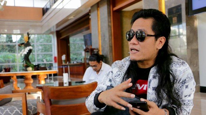 Pengasuh Pondok Pesantren Ora Aji, Kalasan, Kabupaten Sleman,Yogyakarta Kiai Miftah Maulana Habiburrahman atau yang akrab disapa Gus Miftah.