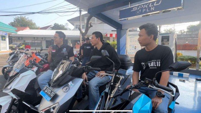 Komunitas Motor Listrik (Komlis) Semarang lakukan touring buktikan ketangguhan Motor Listrik saat melibas tanjakan ekstrem (20/8)