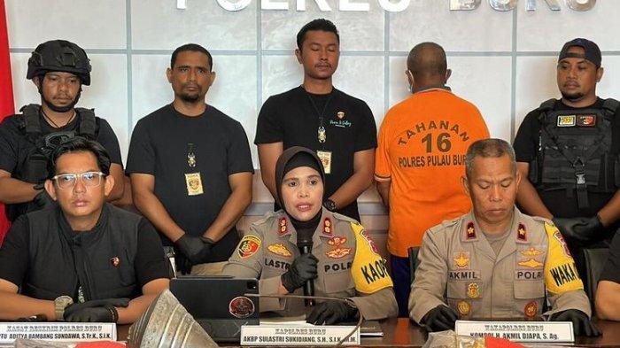 Polres Buru menggelar konferensi pers terkait penangkapan pencuri hiasan kubah Masjid Al Hida Desa Kayeli, di Kabupaten Buru, di Kantor Polres Buru, Senin (11/3/2024)