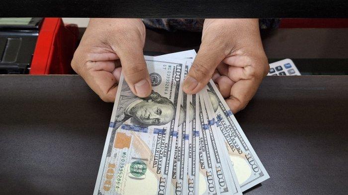 Nilai Tukar Rupiah Ke Dolar As Melemah Warga Ramai Jual Dolar Nilai Tukar Rupiah Ke Dolar As Melemah Warga Ramai Jual Dolar