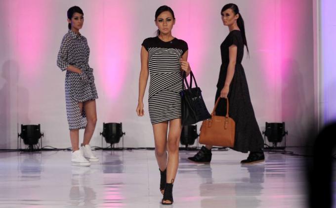 Yuk Ikut Lomba Foto Model Kereta Gratis - Tribunjateng.com