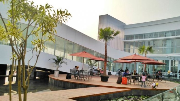 Outdor garden manjadi salah satu tempat paling unik di terminal baru Bandara Ahmad Yani Semarang, Kamis (7/6/2018)(PT Angkasa Pura I/ Arief Haryanto)