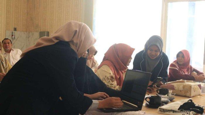 Paguyuban Ecoprint Purbalingga mengikuti Workshop Pengenalan Digital Marketing dan Pengelolaan Keuangan bagi Usaha Mikro Kecil Menengah (UMKM) yang diselenggarakan oleh IT Telkom Purwokerto (ITTP) pada 4 September 2023.