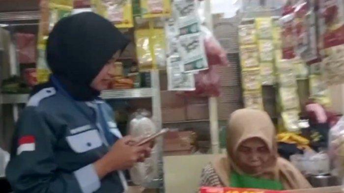 Sunani pedagang bakmi dan bumbu dapur di Pasar Jongke Solo senang terhadap kondisi pasar sekarang. Pasar menjadi lebih bersih, tertata rapi dan ramai pengunjung.