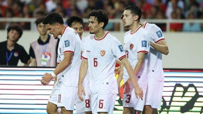 Selebrasi Pemain Timnas Indonesia setelah Ragnar Oratmangoen cetak gol di kandang Vietnam, kualifikasi Piala Dunia 2026, Selasa (26/3/2024)