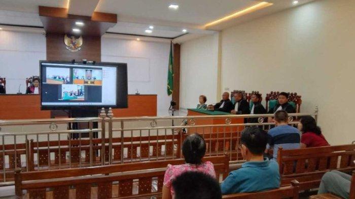 Sidang kasus penggelapan yang melibatkan mertua dan menantu, di Pengadilan Negeri Jombang, Jawa Timur, Selasa (2/1/2024).