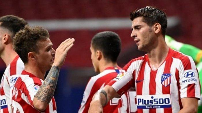 Penyerang Atletico Madrid, Alvaro Morata (kanan), saat merayakan gol ke gawang Mallorca pada lanjutan pekan ke-34 Liga Spanyol, Sabtu (4/7/2020) dini hari WIB.(AFP/PIERRE-PHILIPPE MARCOU)