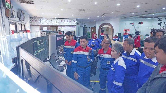 Pj Bupati Cilacap, Yunita Dyah Suminar bersama jajaran Forum Koordinasi Pimpinan Daerah (Forkopimda) setempat melakukan kunjungan kerja ke area PT Kilang Pertamina Internasinoal (KPI) RU IV Cilacap, Selasa (12/9/2023).