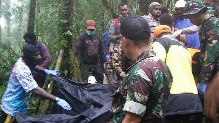 Jenazah Korban Pesawat Twin Otter yang Jatuh di Papua Dievakuasi ...