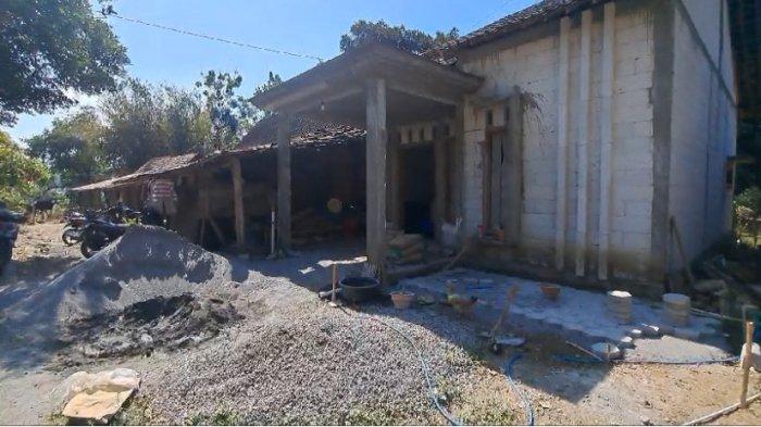 Suasana rumah Karsini yang baru dibangun di samping rumah orangtuanya di Dusun Borangan, Desa Semowo, Kecamatan Pabelan, Kabupaten Semarang, Senin (19/8/2024). (dok warga/istimewa)