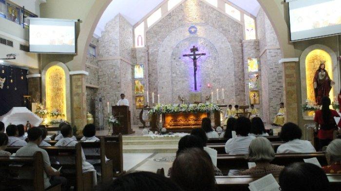 Umat Gereja Pohsarang Merayakan Natal
